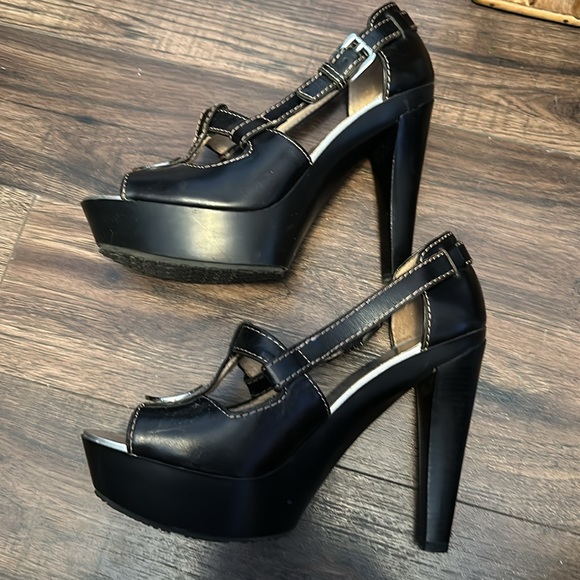 Michael Kors platform heels - Picture 3 of 5